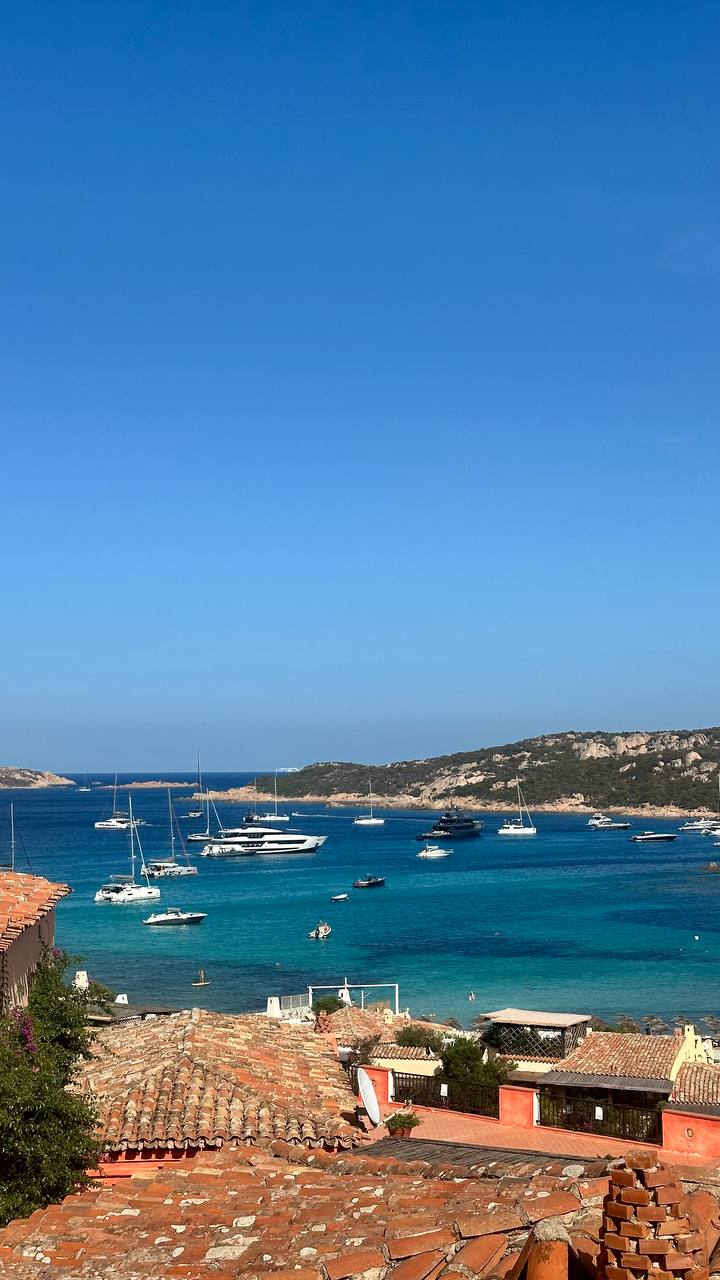 Сардинія, бухта з яхтами